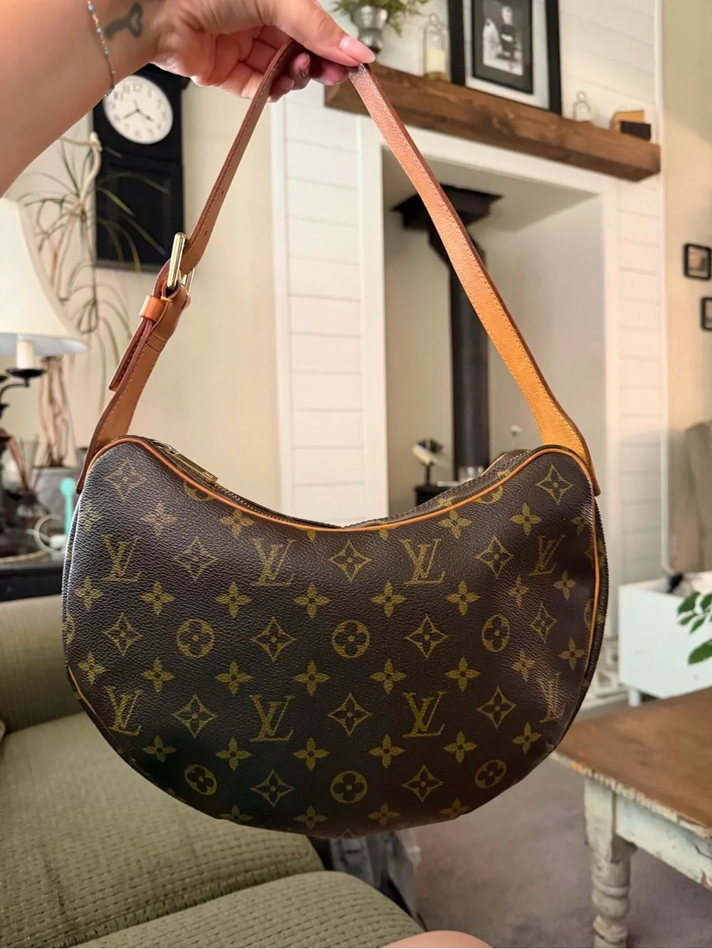 Louis Vuitton Monogram Croissant Mm Shoulder Bag